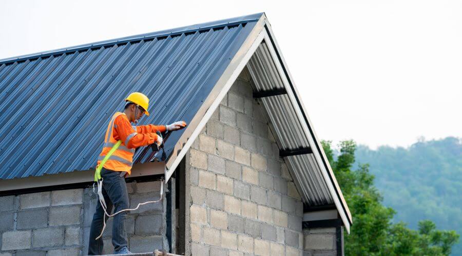 Professional metal roof installation in Heidrick, KY